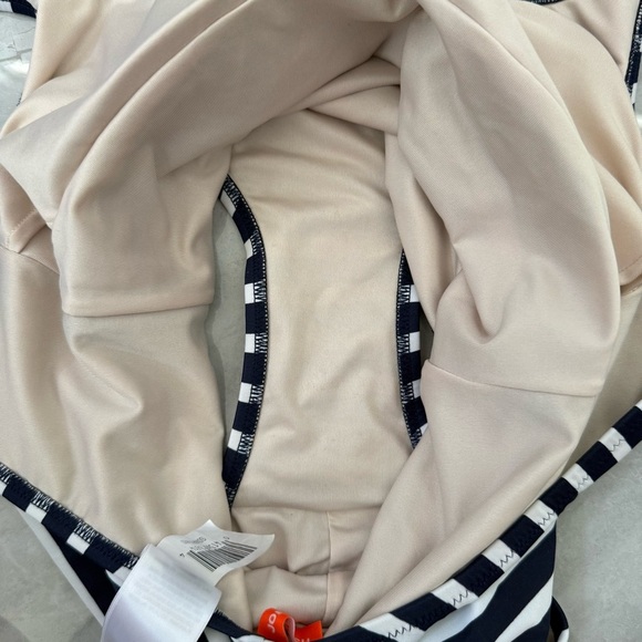 NWOT Women’s Joe Fresh Padded Striped One Piece Swimsuit Size XS - Picture 13 of 16